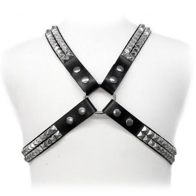 Leder-Body-Harness mit Pyramiden-Nieten