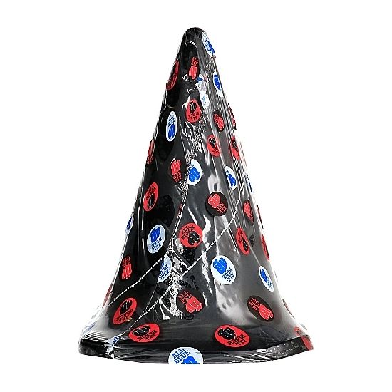 All Black Plug Triangular 30 CM — Black PVC