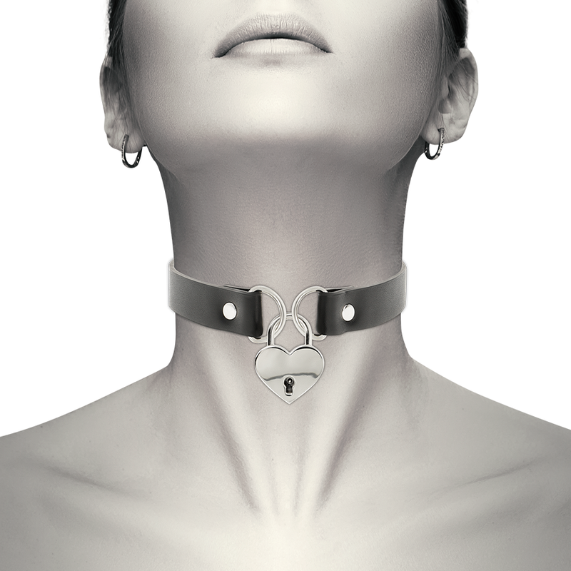 Coquette Chic - Desire Vegan Leather Necklace With Heart