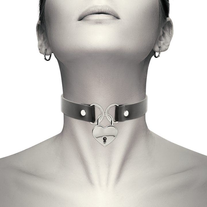 Coquette Chic - Desire Vegan Leather Necklace With Heart